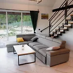 Tatil Evi Strane